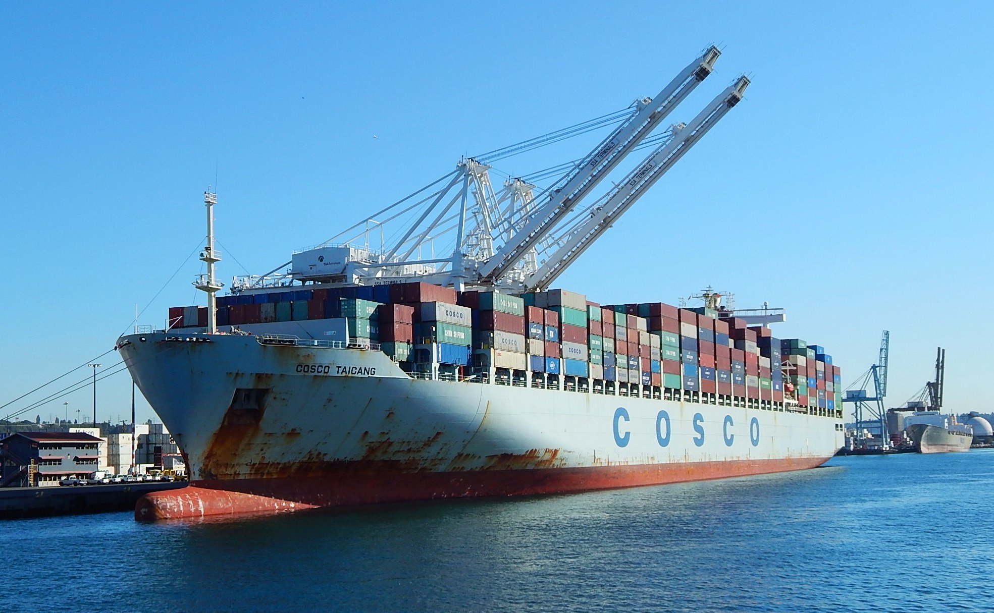 Le porte-conteneurs Cosco Taicang dans le port de Seattle